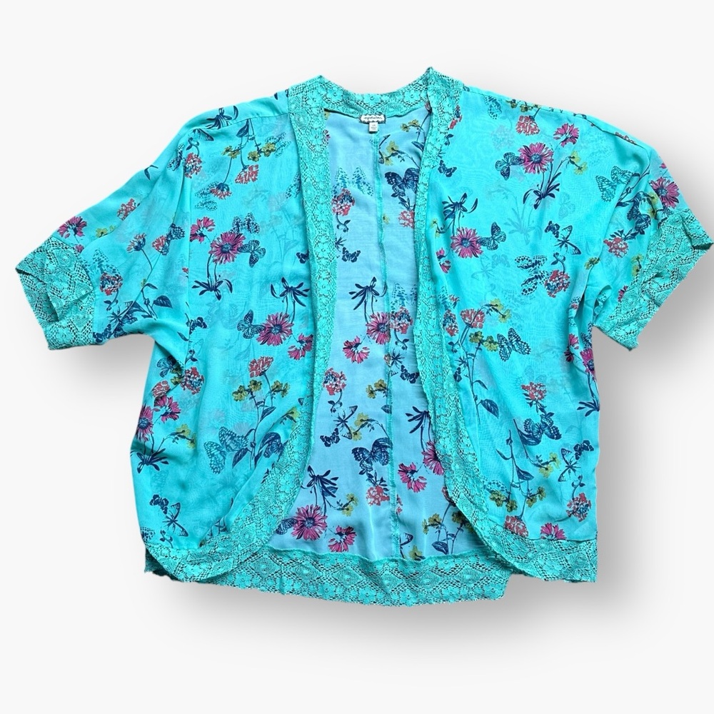 🦋 Eyeshadow floral lace kimono